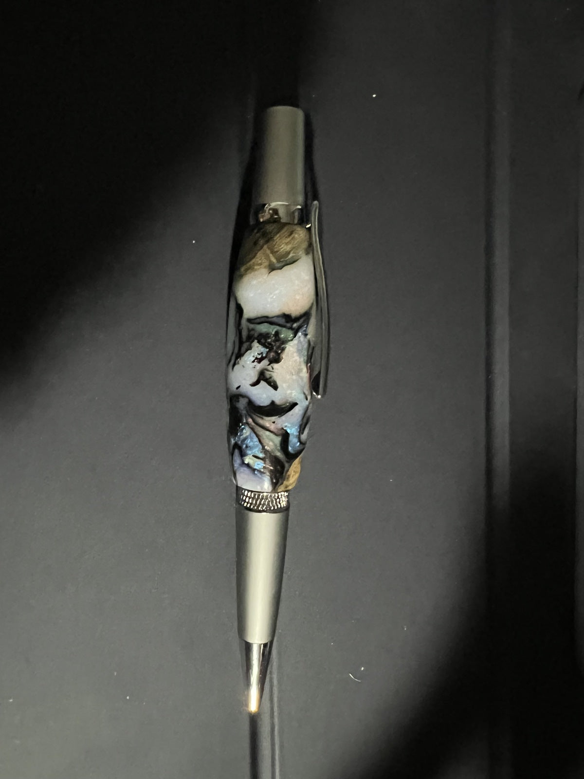 Diamond Knurl Twist Pen Resin and Burl