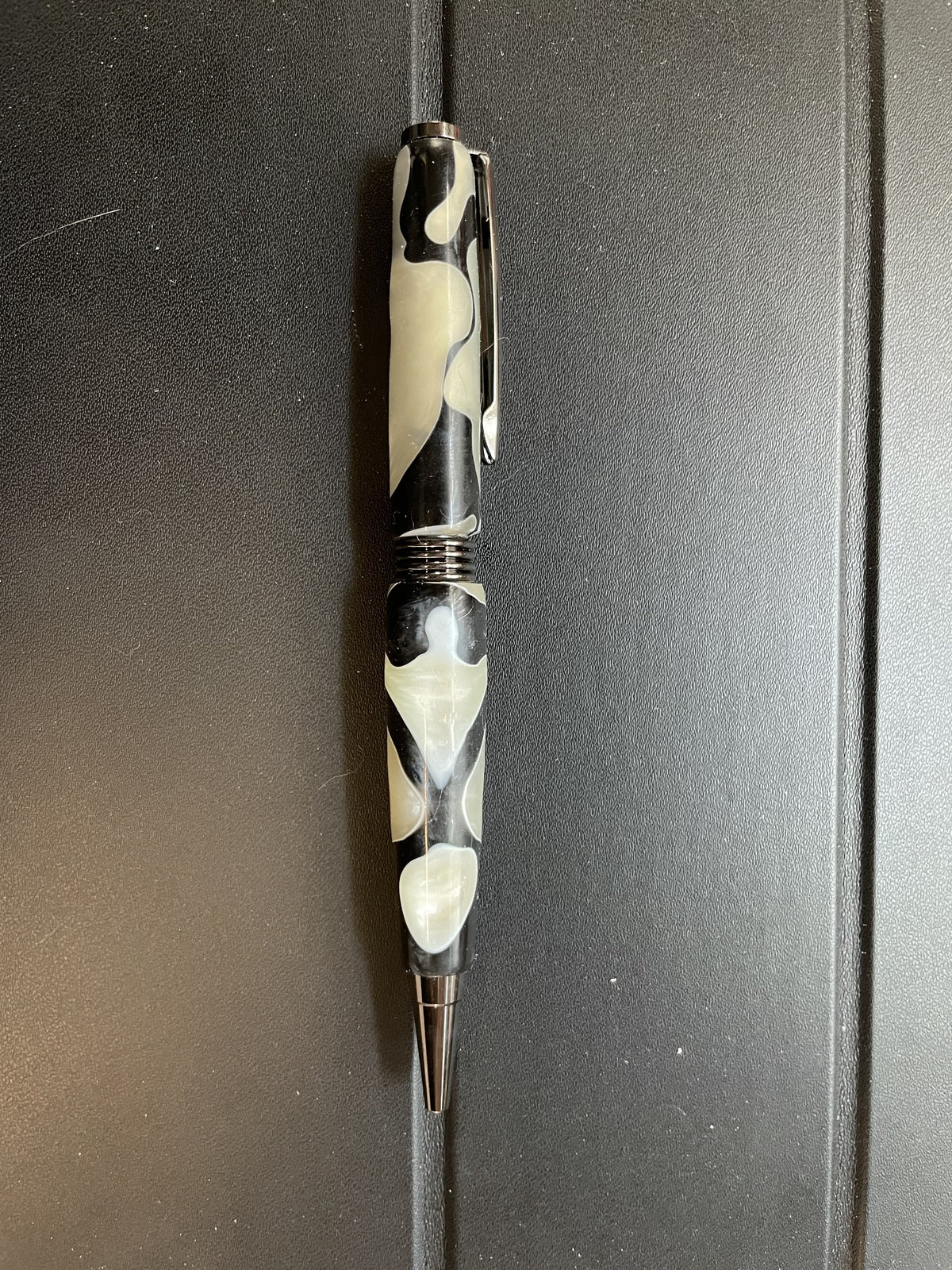 Luxury Slimeline black and white acrylic Pen