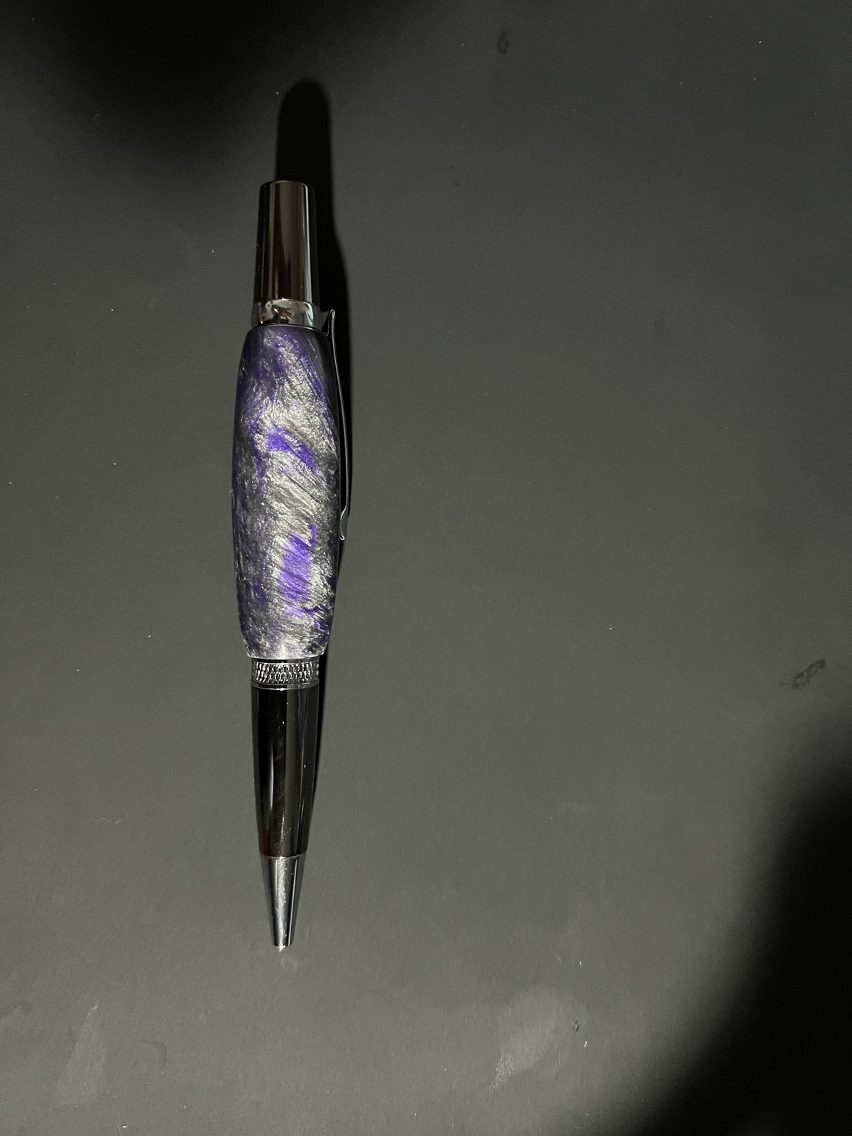 Diamond Knurl Twist Pen Purple Iris
